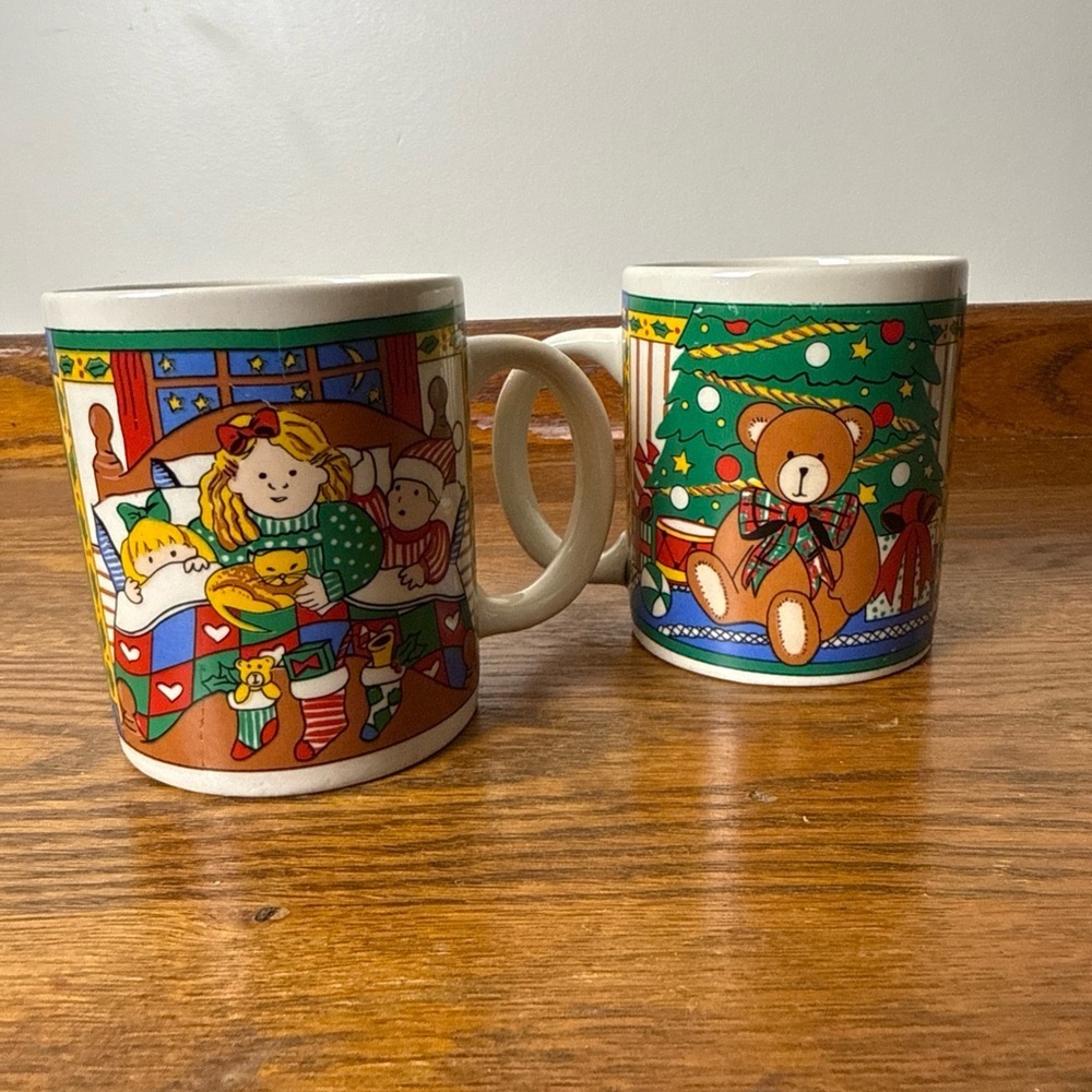 Vintage  90s Charming Pair of Gibson Holiday Mugs with Bear and Stockings